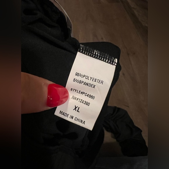 Black Ruched Leggings - Picture 2 of 3